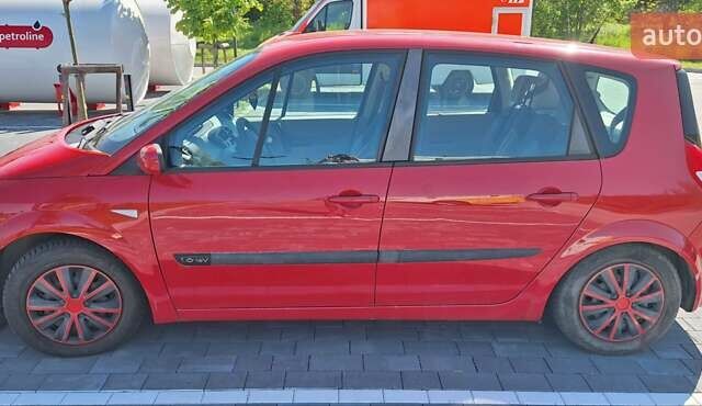 Красный Рено Сценик, объемом двигателя 1.6 л и пробегом 129 тыс. км за 4300 $, фото 2 на Automoto.ua