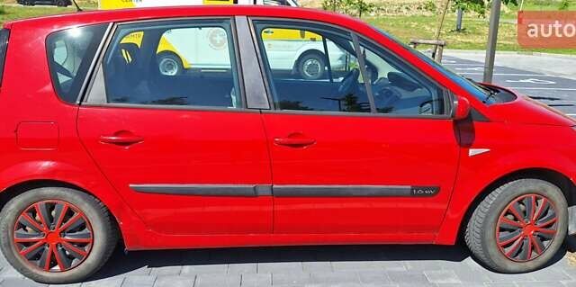 Красный Рено Сценик, объемом двигателя 1.6 л и пробегом 129 тыс. км за 4300 $, фото 3 на Automoto.ua