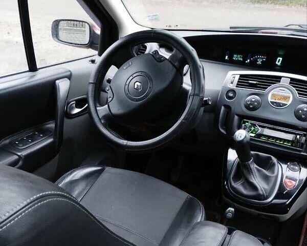 Красный Рено Сценик, объемом двигателя 1.6 л и пробегом 259 тыс. км за 4200 $, фото 13 на Automoto.ua