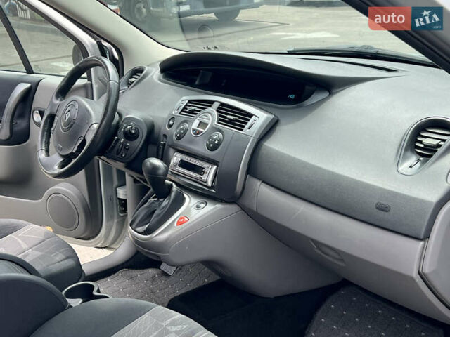 Червоний Рено Сценік, об'ємом двигуна 1.6 л та пробігом 242 тис. км за 4700 $, фото 48 на Automoto.ua