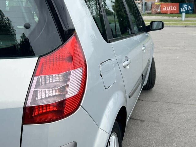 Червоний Рено Сценік, об'ємом двигуна 1.6 л та пробігом 242 тис. км за 4700 $, фото 26 на Automoto.ua