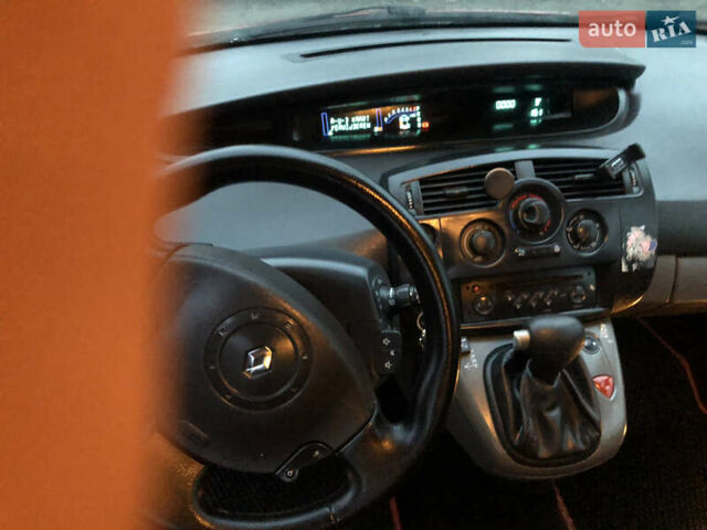 Красный Рено Сценик, объемом двигателя 1.6 л и пробегом 259 тыс. км за 3600 $, фото 6 на Automoto.ua