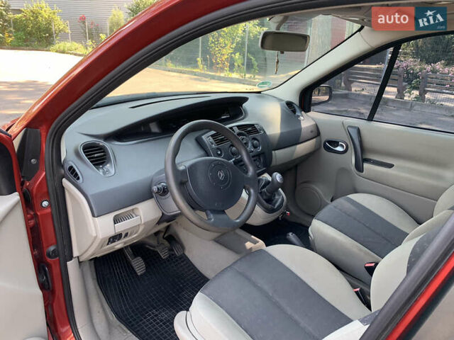 Красный Рено Сценик, объемом двигателя 1.6 л и пробегом 190 тыс. км за 4700 $, фото 12 на Automoto.ua