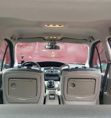 Червоний Рено Сценік, об'ємом двигуна 1.6 л та пробігом 270 тис. км за 4100 $, фото 10 на Automoto.ua