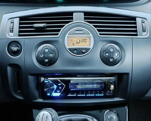 Красный Рено Сценик, объемом двигателя 1.6 л и пробегом 259 тыс. км за 4200 $, фото 17 на Automoto.ua