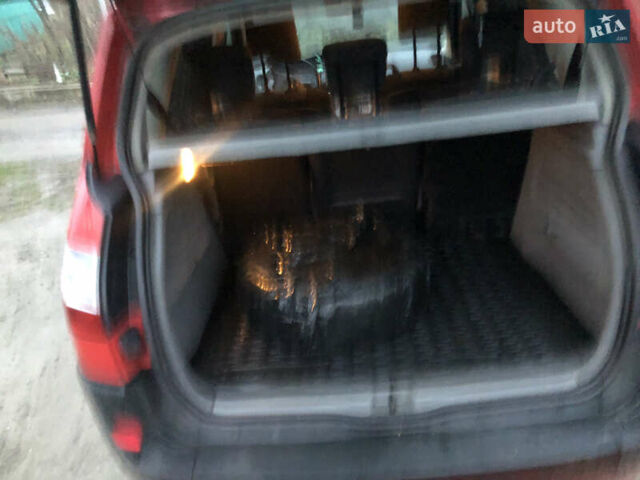 Красный Рено Сценик, объемом двигателя 1.6 л и пробегом 259 тыс. км за 3600 $, фото 10 на Automoto.ua