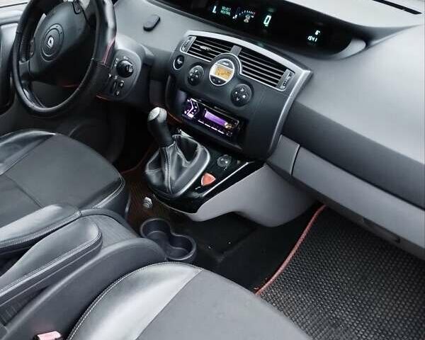 Красный Рено Сценик, объемом двигателя 1.6 л и пробегом 259 тыс. км за 4200 $, фото 22 на Automoto.ua