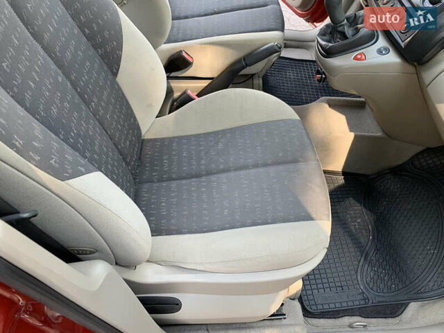 Красный Рено Сценик, объемом двигателя 1.6 л и пробегом 190 тыс. км за 4700 $, фото 15 на Automoto.ua