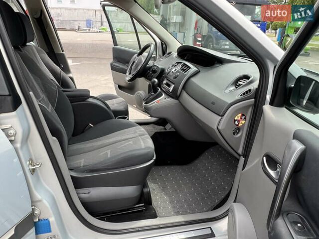 Червоний Рено Сценік, об'ємом двигуна 1.6 л та пробігом 242 тис. км за 4700 $, фото 46 на Automoto.ua