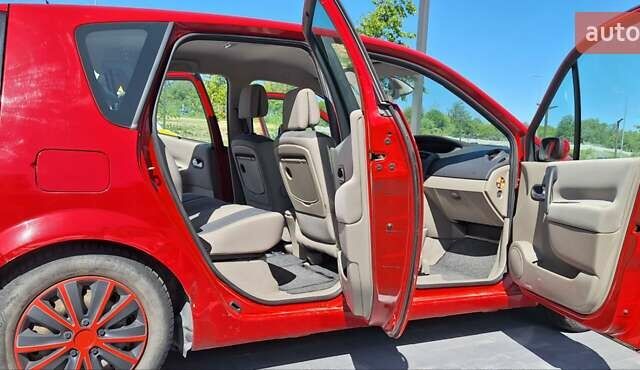 Красный Рено Сценик, объемом двигателя 1.6 л и пробегом 129 тыс. км за 4300 $, фото 5 на Automoto.ua