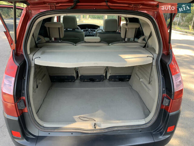 Красный Рено Сценик, объемом двигателя 1.6 л и пробегом 190 тыс. км за 4700 $, фото 20 на Automoto.ua