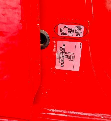 Красный Рено Сценик, объемом двигателя 1.6 л и пробегом 130 тыс. км за 3700 $, фото 6 на Automoto.ua