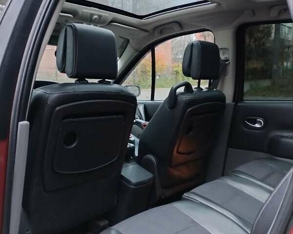 Красный Рено Сценик, объемом двигателя 1.6 л и пробегом 259 тыс. км за 4200 $, фото 11 на Automoto.ua