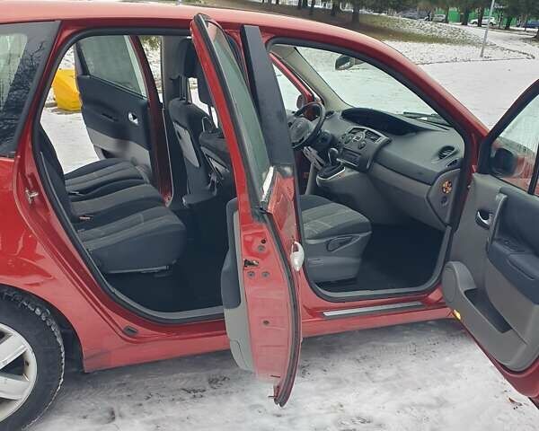 Красный Рено Сценик, объемом двигателя 1.6 л и пробегом 246 тыс. км за 4900 $, фото 14 на Automoto.ua