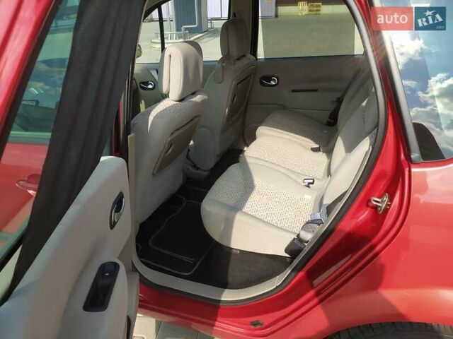 Красный Рено Сценик, объемом двигателя 1.6 л и пробегом 239 тыс. км за 5300 $, фото 17 на Automoto.ua