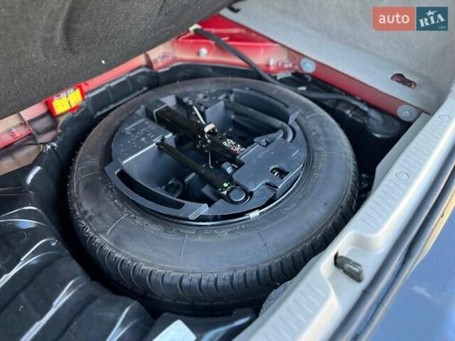 Красный Рено Сценик, объемом двигателя 1.6 л и пробегом 222 тыс. км за 4800 $, фото 29 на Automoto.ua