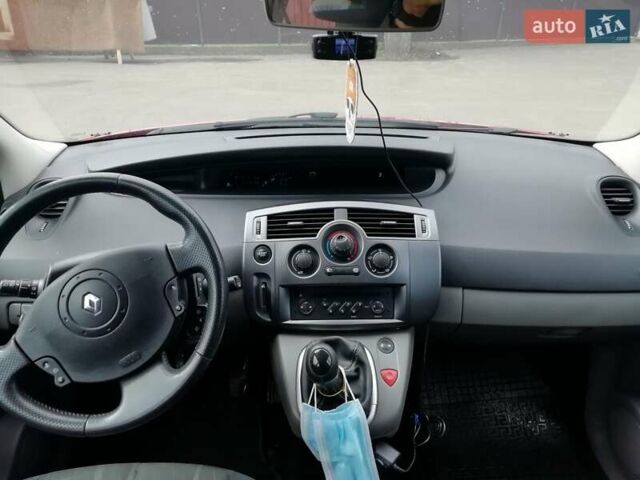 Красный Рено Сценик, объемом двигателя 1.6 л и пробегом 260 тыс. км за 5350 $, фото 7 на Automoto.ua