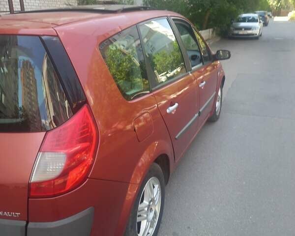 Красный Рено Сценик, объемом двигателя 1.9 л и пробегом 220 тыс. км за 4555 $, фото 2 на Automoto.ua