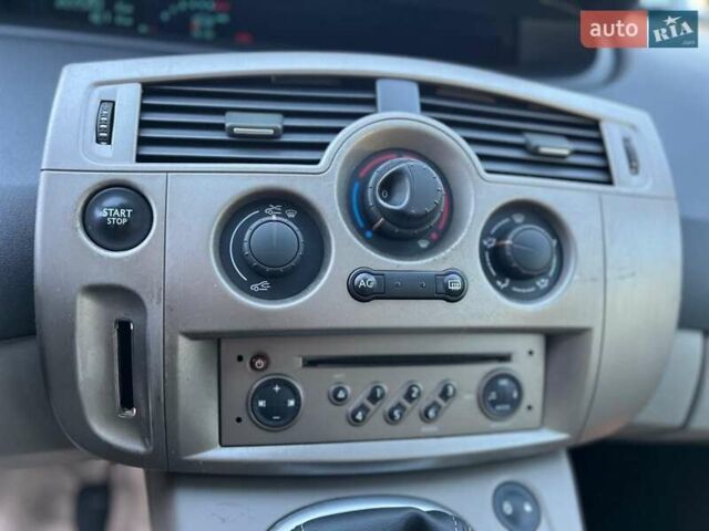 Красный Рено Сценик, объемом двигателя 1.6 л и пробегом 222 тыс. км за 4800 $, фото 18 на Automoto.ua