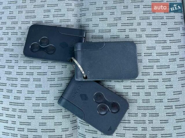 Красный Рено Сценик, объемом двигателя 1.6 л и пробегом 222 тыс. км за 4800 $, фото 7 на Automoto.ua