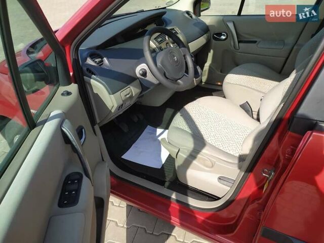 Красный Рено Сценик, объемом двигателя 1.6 л и пробегом 239 тыс. км за 5300 $, фото 18 на Automoto.ua