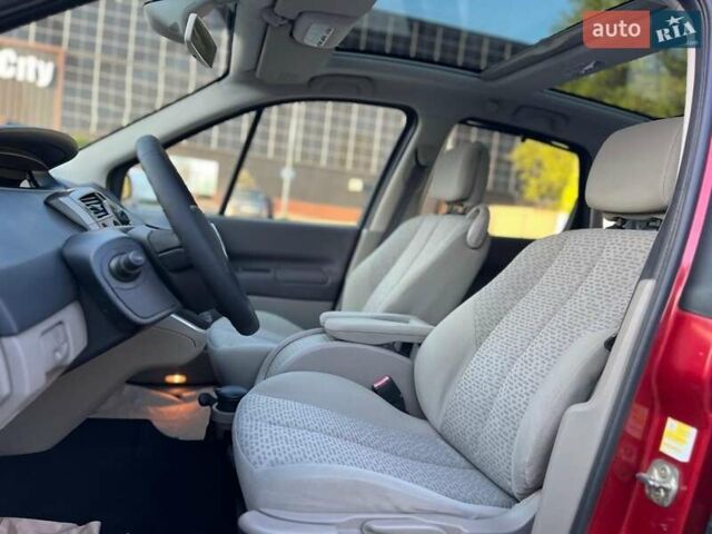 Красный Рено Сценик, объемом двигателя 1.6 л и пробегом 222 тыс. км за 4800 $, фото 12 на Automoto.ua
