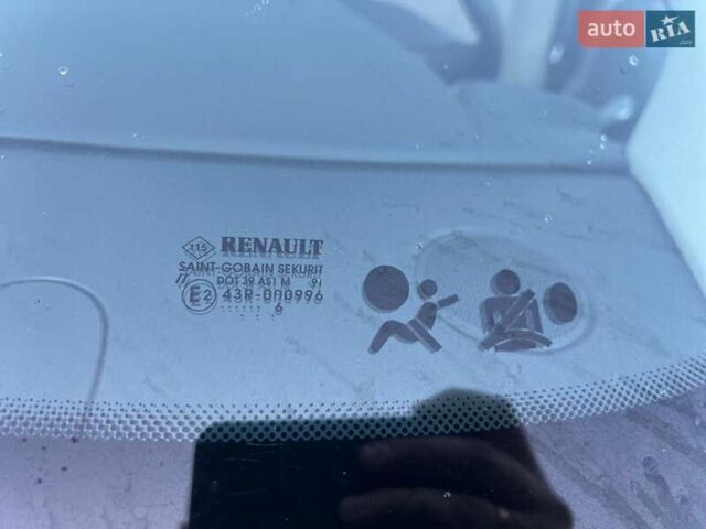 Красный Рено Сценик, объемом двигателя 1.6 л и пробегом 222 тыс. км за 4800 $, фото 6 на Automoto.ua