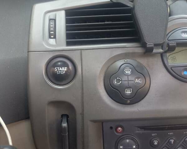 Красный Рено Сценик, объемом двигателя 1.9 л и пробегом 220 тыс. км за 4555 $, фото 13 на Automoto.ua