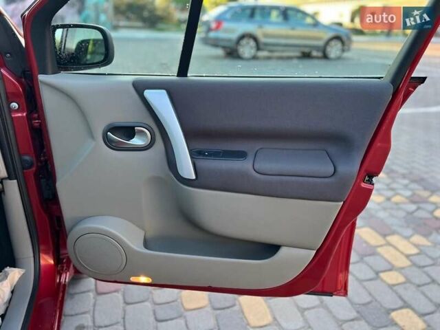 Красный Рено Сценик, объемом двигателя 1.6 л и пробегом 222 тыс. км за 4800 $, фото 30 на Automoto.ua