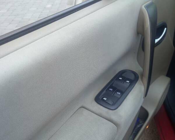 Красный Рено Сценик, объемом двигателя 1.9 л и пробегом 220 тыс. км за 4555 $, фото 5 на Automoto.ua