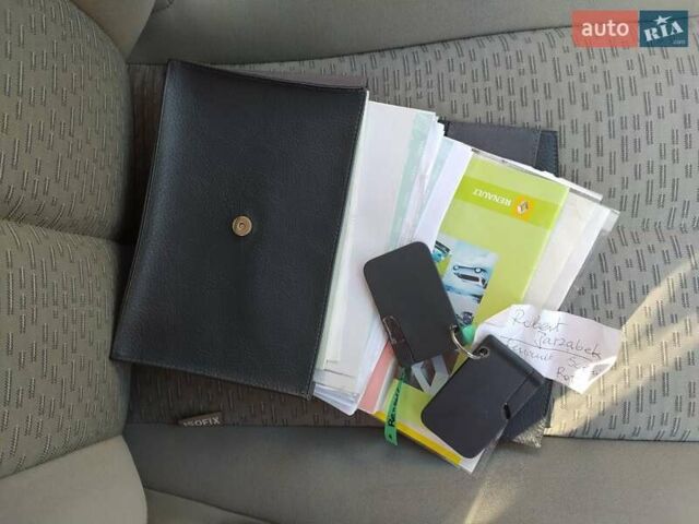 Красный Рено Сценик, объемом двигателя 1.6 л и пробегом 239 тыс. км за 5300 $, фото 12 на Automoto.ua