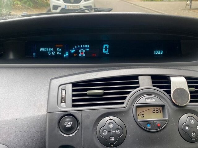 Рено Сценік 2006 у Дніпро (Дніпропетровську) на Automoto.ua Червоний Рено Сценік, об'ємом двигуна 1.6 л та пробігом 250 тис. км за 4000 $, фото 6 на Automoto.ua