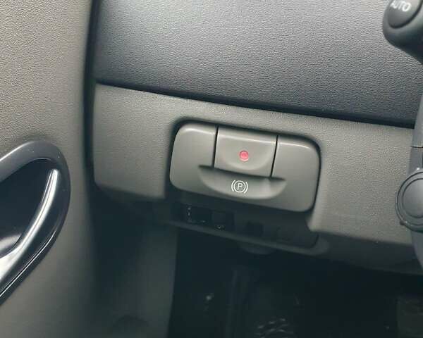 Красный Рено Сценик, объемом двигателя 1.6 л и пробегом 246 тыс. км за 4900 $, фото 32 на Automoto.ua