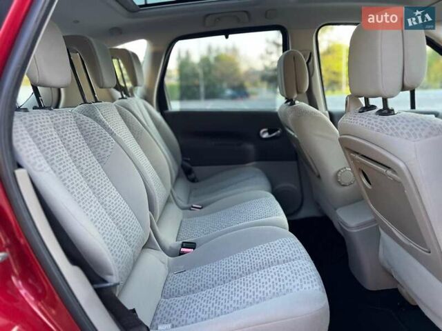 Красный Рено Сценик, объемом двигателя 1.6 л и пробегом 222 тыс. км за 4800 $, фото 24 на Automoto.ua