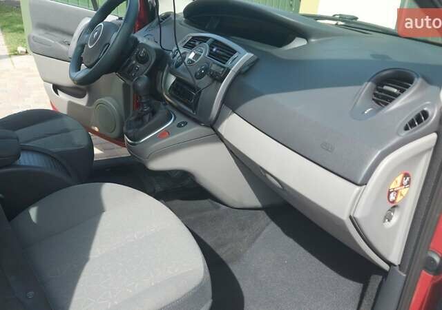 Красный Рено Сценик, объемом двигателя 1.62 л и пробегом 190 тыс. км за 4800 $, фото 15 на Automoto.ua