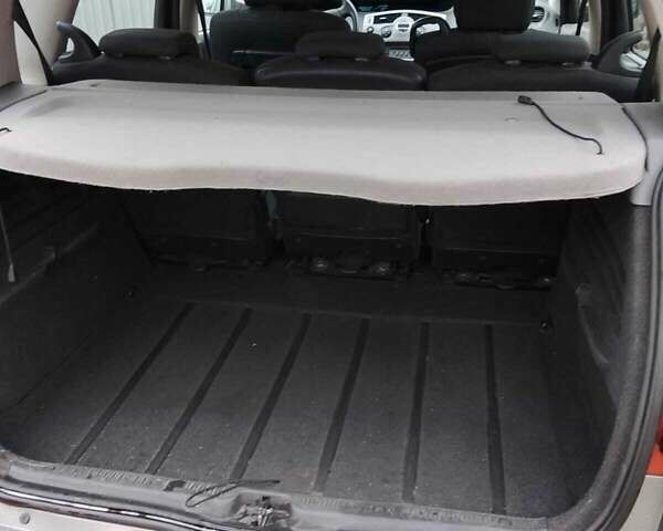 Рено Сценик 2007 в Сумах на Automoto.ua Красный Рено Сценик, объемом двигателя 1.6 л и пробегом 189 тыс. км за 4650 $, фото 6 на Automoto.ua