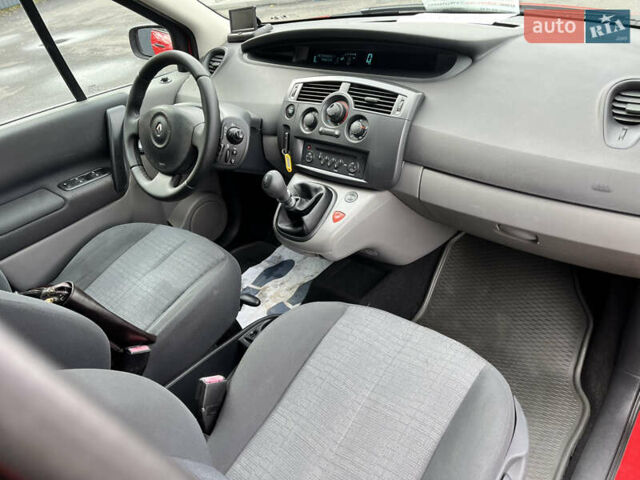 Червоний Рено Сценік, об'ємом двигуна 1.6 л та пробігом 201 тис. км за 5500 $, фото 26 на Automoto.ua