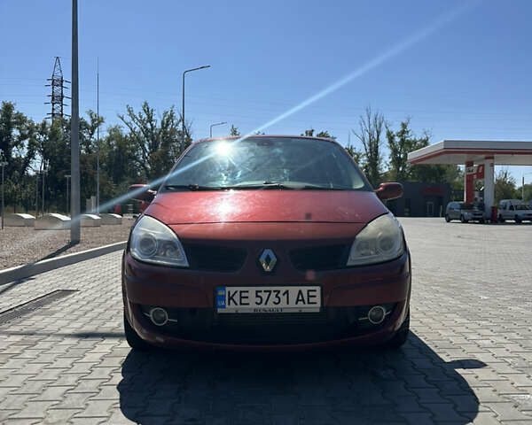 Красный Рено Сценик, объемом двигателя 1.5 л и пробегом 380 тыс. км за 4500 $, фото 3 на Automoto.ua