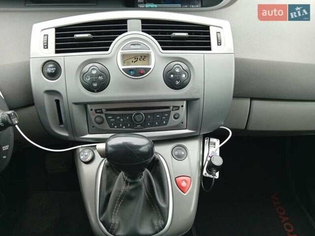 Красный Рено Сценик, объемом двигателя 1.6 л и пробегом 184 тыс. км за 6300 $, фото 10 на Automoto.ua