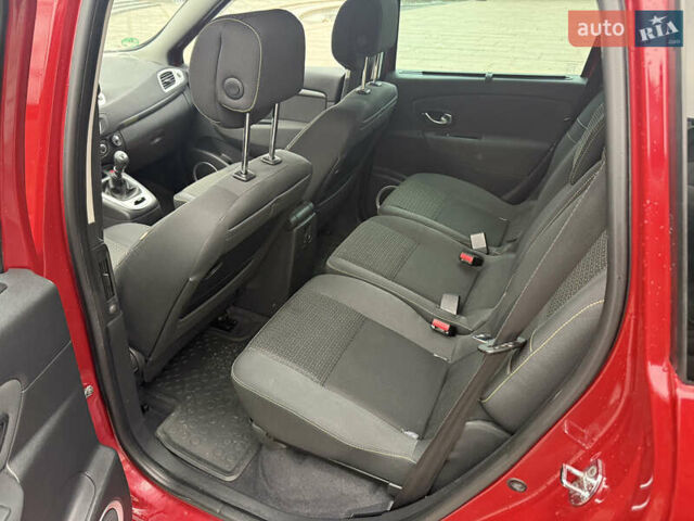Красный Рено Сценик, объемом двигателя 1.46 л и пробегом 185 тыс. км за 7900 $, фото 11 на Automoto.ua