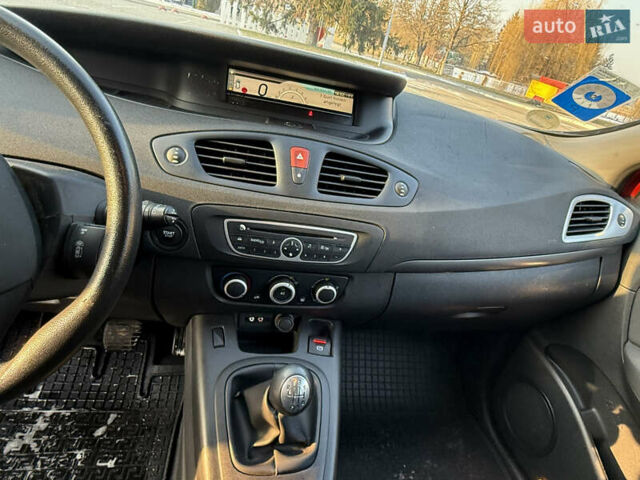 Красный Рено Сценик, объемом двигателя 1.6 л и пробегом 169 тыс. км за 6450 $, фото 18 на Automoto.ua