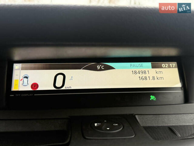 Красный Рено Сценик, объемом двигателя 1.46 л и пробегом 185 тыс. км за 7900 $, фото 9 на Automoto.ua