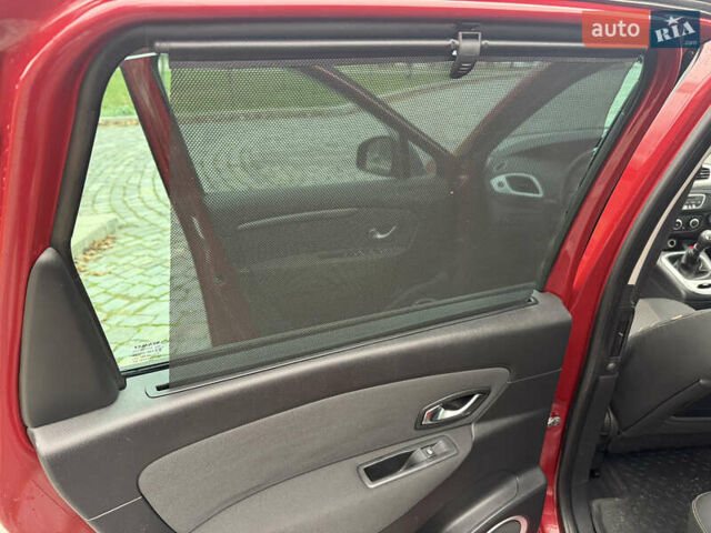 Красный Рено Сценик, объемом двигателя 1.46 л и пробегом 185 тыс. км за 7900 $, фото 12 на Automoto.ua