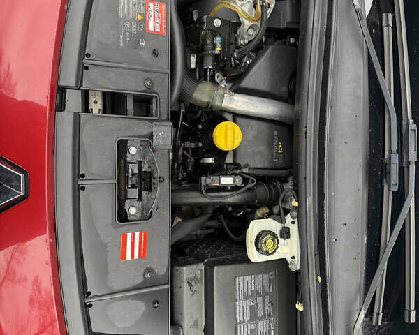 Красный Рено Сценик, объемом двигателя 1.46 л и пробегом 185 тыс. км за 7900 $, фото 16 на Automoto.ua