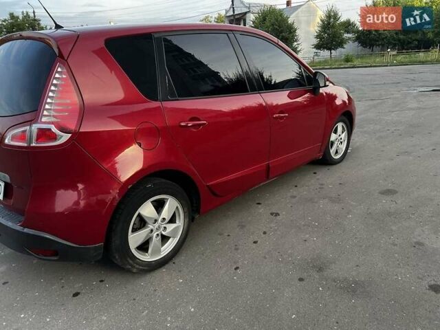Красный Рено Сценик, объемом двигателя 1.5 л и пробегом 300 тыс. км за 5800 $, фото 2 на Automoto.ua