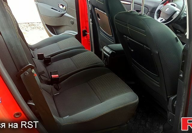 Красный Рено Сценик, объемом двигателя 1.5 л и пробегом 190 тыс. км за 7200 $, фото 4 на Automoto.ua