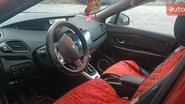 Красный Рено Сценик, объемом двигателя 1.87 л и пробегом 264 тыс. км за 8300 $, фото 13 на Automoto.ua