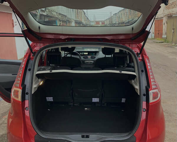 Червоний Рено Сценік, об'ємом двигуна 1.5 л та пробігом 268 тис. км за 6900 $, фото 4 на Automoto.ua