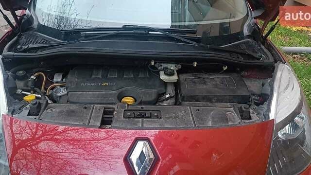 Красный Рено Сценик, объемом двигателя 1.87 л и пробегом 264 тыс. км за 8300 $, фото 5 на Automoto.ua