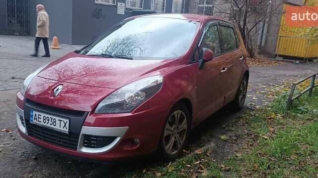 Красный Рено Сценик, объемом двигателя 1.87 л и пробегом 264 тыс. км за 8300 $, фото 17 на Automoto.ua